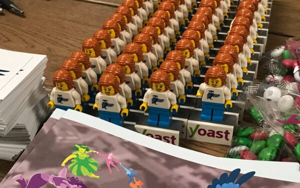 Image of Lego mini figures miss Yoast